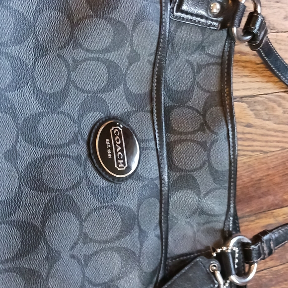 Coach purse - Picture 6 of 7